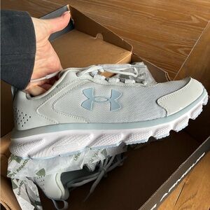 Under Armour Light Gray Running Shoes